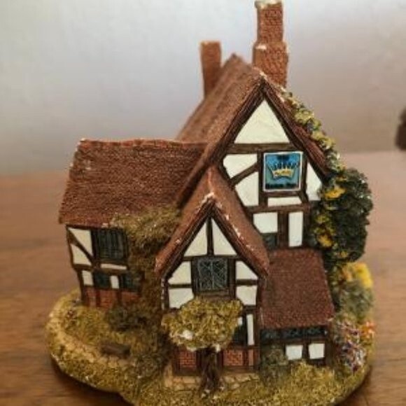 CROWN INN BY LILLIPUT LANE - Picture 2 of 7